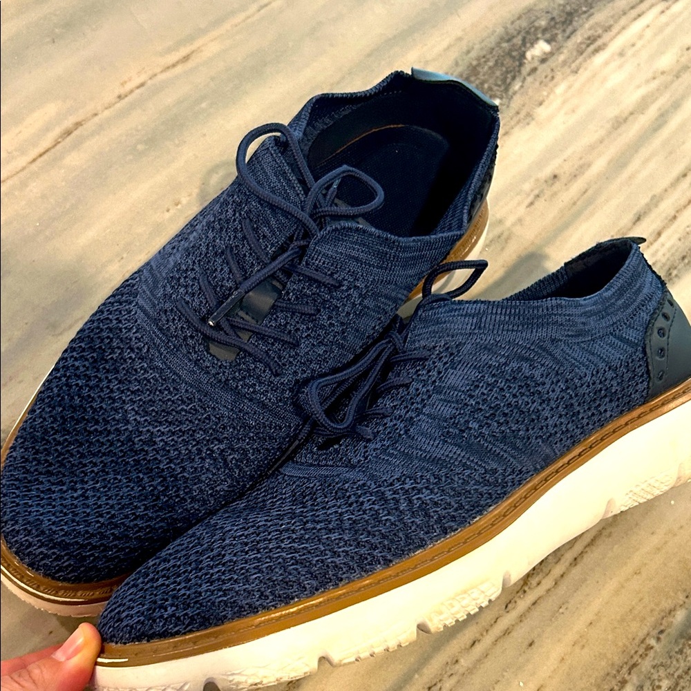 Like new Navy mesh shoes Men’s Sz 10 EUC